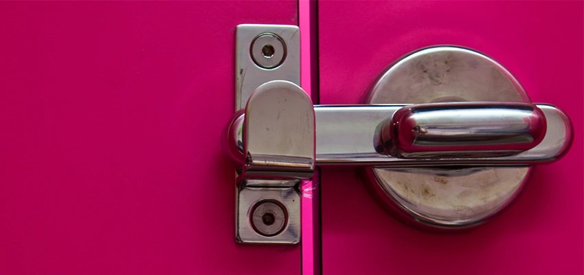 Childproof Gate Lock in Tulare, California
