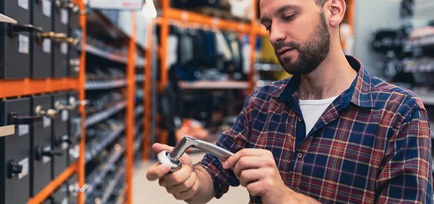 Locksmith For Retail Stores Lockout Services in Tulare, California